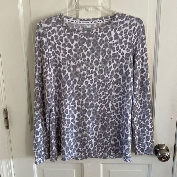 š„3/$20š„ WhiteĀ Mark animal printāknitātopāsizeāS - Picture 2 of 8